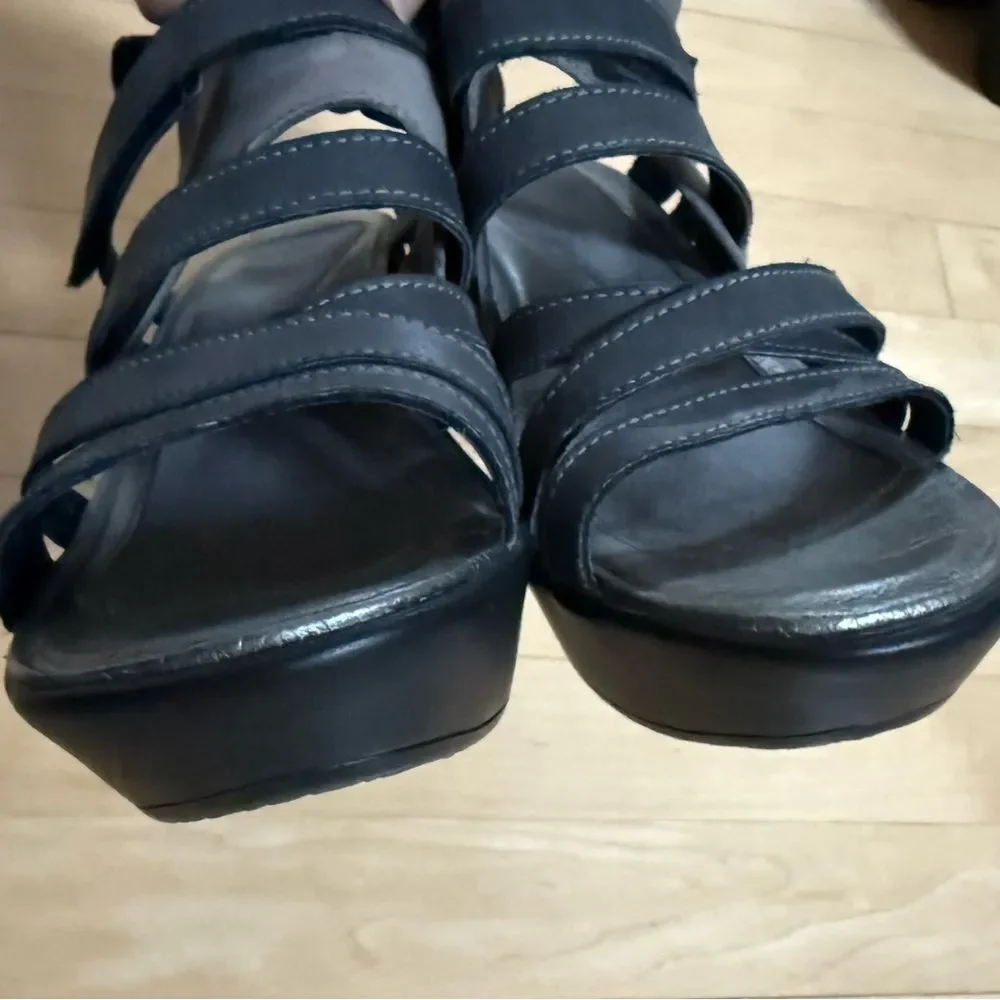 Naot Prestigehed Black/Gray Road Leather Wedge Sandal 40 NWOB
